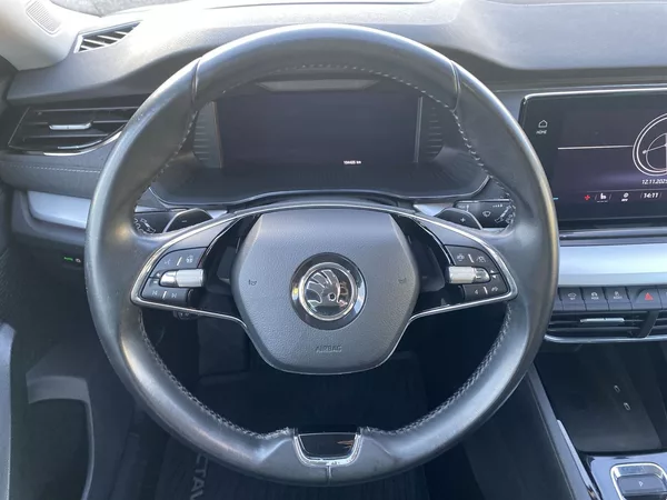 Škoda Octavia Combi 2.0 TDI DSG Style - foto 6