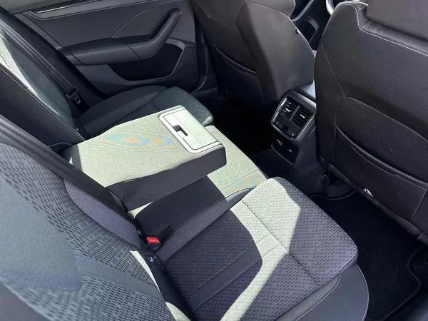 Škoda Octavia Combi 2.0 TDI DSG Ambition - foto 10