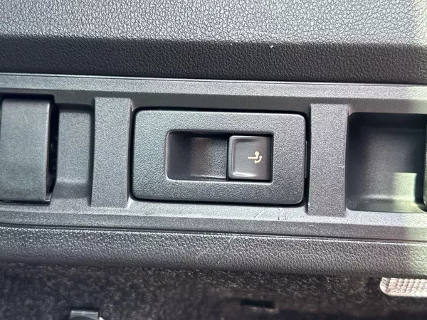 Škoda Octavia Combi 2.0 TDI DSG Ambition - foto 29