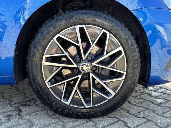 Škoda Octavia Combi 2.0 TDI DSG Ambition - foto 31