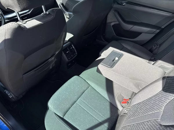 Škoda Octavia Combi 2.0 TDI DSG Ambition - foto 8