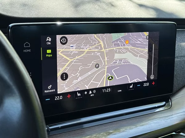 Škoda Octavia Combi 2.0 TDI DSG Style+ - foto 12