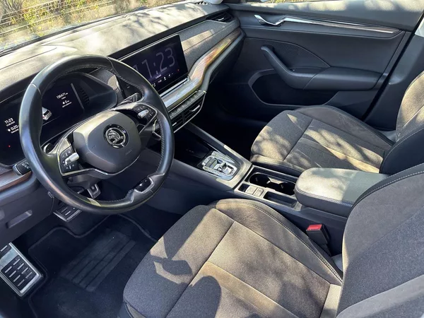 Škoda Octavia Combi 2.0 TDI DSG Style+ - foto 8