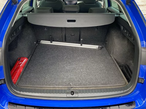 Škoda Octavia Combi 2.0 TDI 4x4 DSG - foto 32