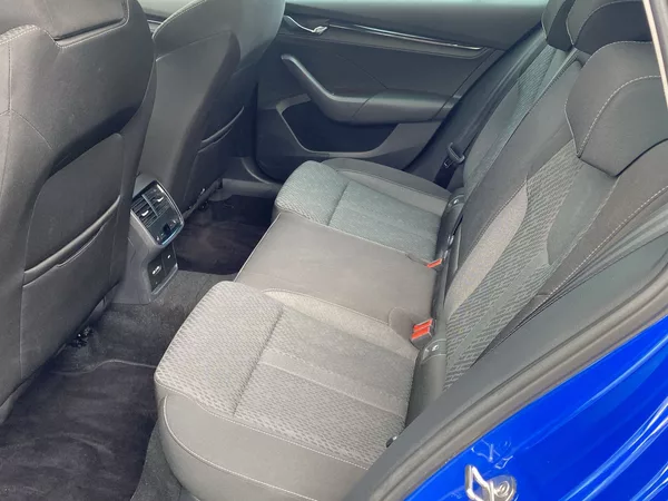 Škoda Octavia Combi 2.0 TDI 4x4 DSG - foto 9