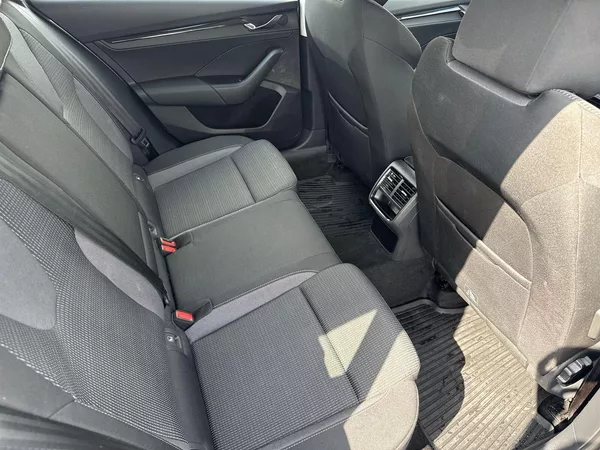 Škoda Octavia Combi 2.0 TDI 4x4 DSG Ambition - foto 10