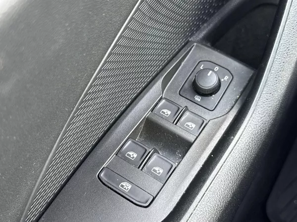 Škoda Octavia Combi 2.0 TDI 4x4 DSG Ambition - foto 17