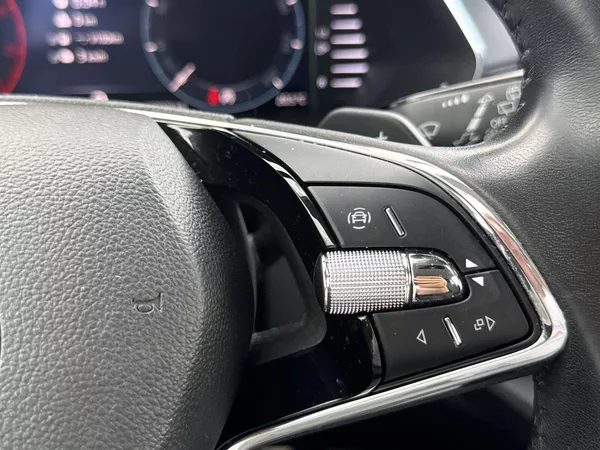 Škoda Octavia Combi 2.0 TDI 4x4 DSG Ambition - foto 21