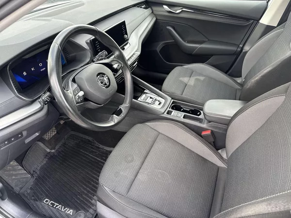 Škoda Octavia Combi 2.0 TDI 4x4 DSG Ambition - foto 7