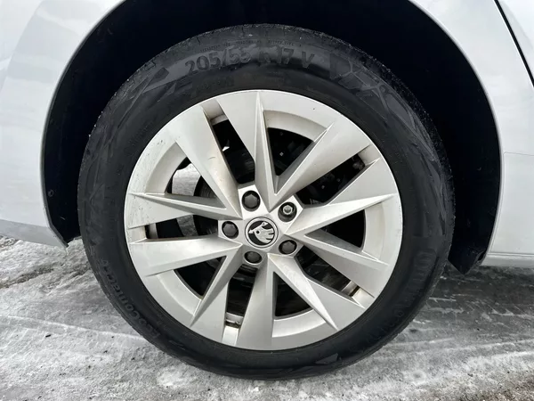 Škoda Octavia Combi 1.5 TSI M-HEV DSG Style - foto 29