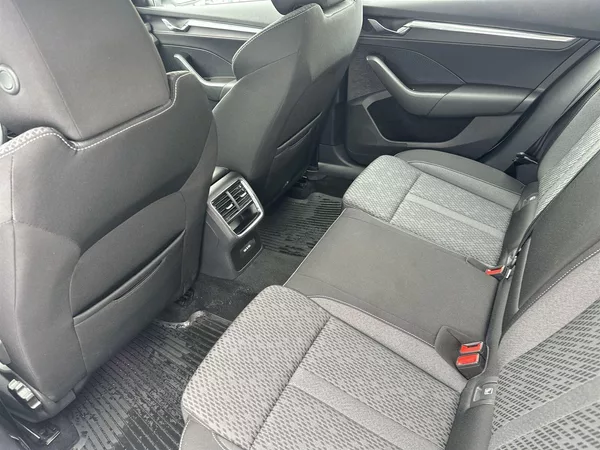 Škoda Octavia Combi 1.5 TSI M-HEV DSG Style - foto 8
