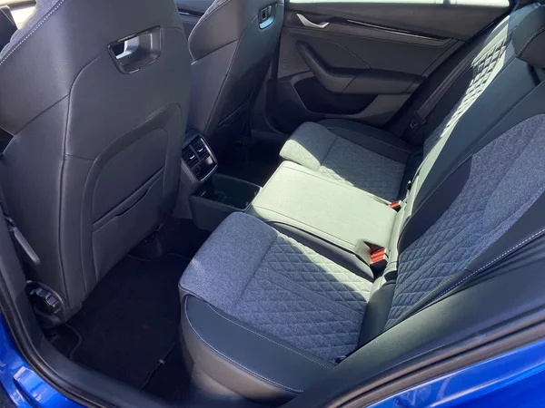 Škoda Octavia Combi 1.5 TSI M-HEV DSG Sportl - foto 8