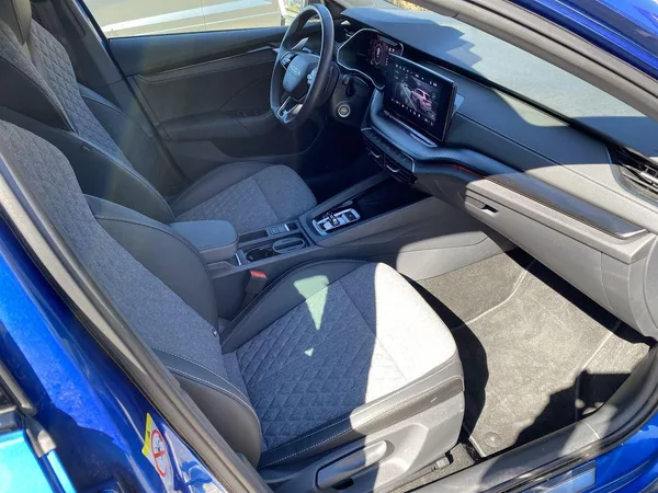 Škoda Octavia Combi 1.5 TSI M-HEV DSG Sportl - foto 9