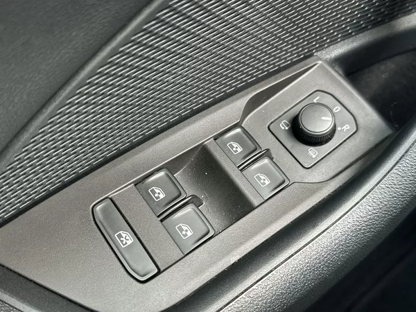 Škoda Octavia Combi 2.0 TDI DSG Style + - foto 17