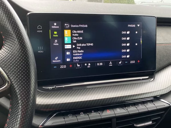 Škoda Octavia Combi 2.0 TDI DSG RS - foto 19