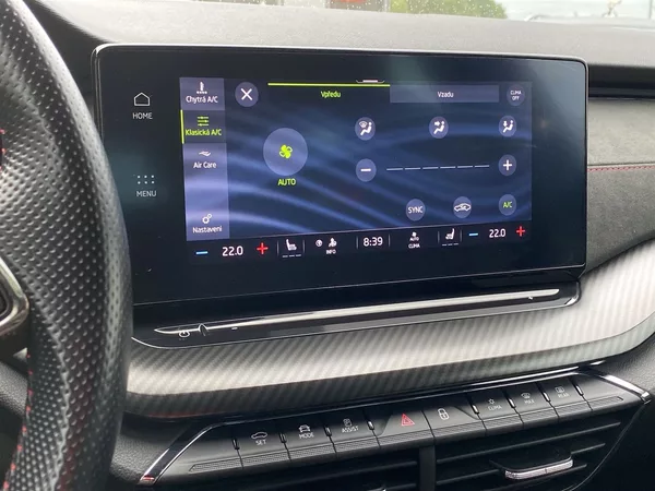 Škoda Octavia Combi 2.0 TDI DSG RS - foto 20