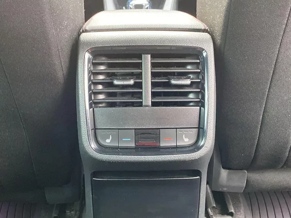 Škoda Octavia Combi 2.0 TDI DSG RS - foto 28