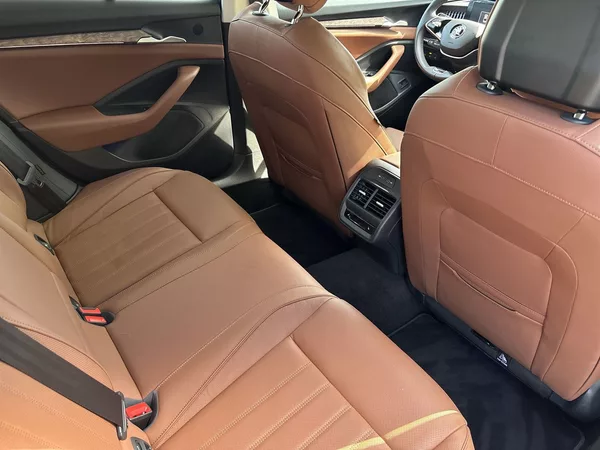 Škoda Superb 2.0 TDI 4x4 DSG L&K - foto 10