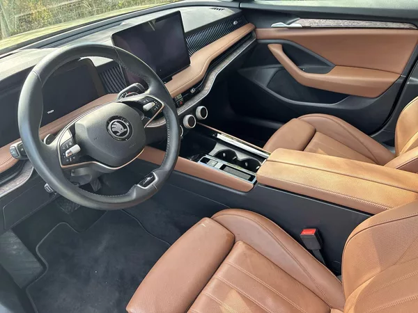 Škoda Superb 2.0 TDI 4x4 DSG L&K - foto 7