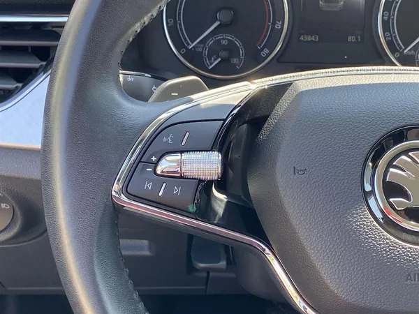Škoda Kamiq 1.0 TSI DSG Ambition - foto 15