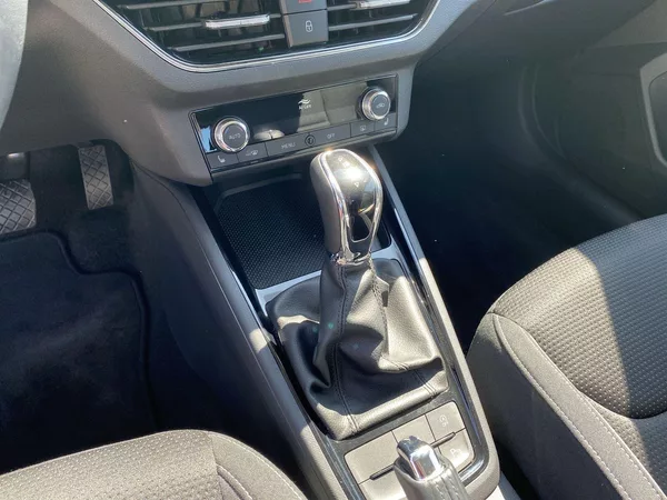 Škoda Kamiq 1.0 TSI DSG Ambition - foto 24
