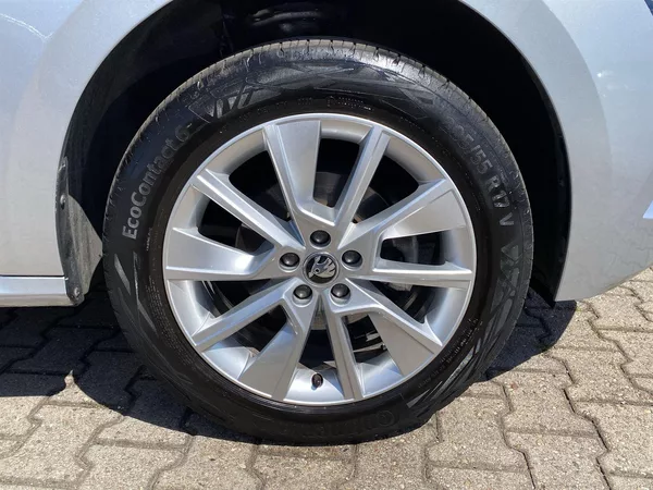 Škoda Kamiq 1.0 TSI DSG Ambition - foto 27