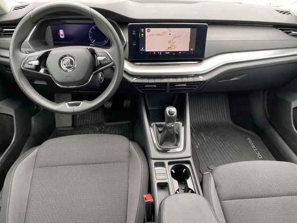Škoda Octavia 1.5 TSI Ambition+ - foto 5