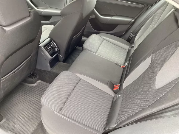 Škoda Octavia 1.5 TSI Ambition+ - foto 7