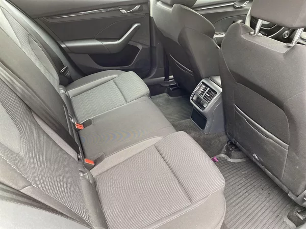 Škoda Octavia 1.5 TSI Ambition+ - foto 9