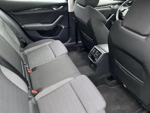 Škoda Octavia 1.5 TSI Selection - foto 11