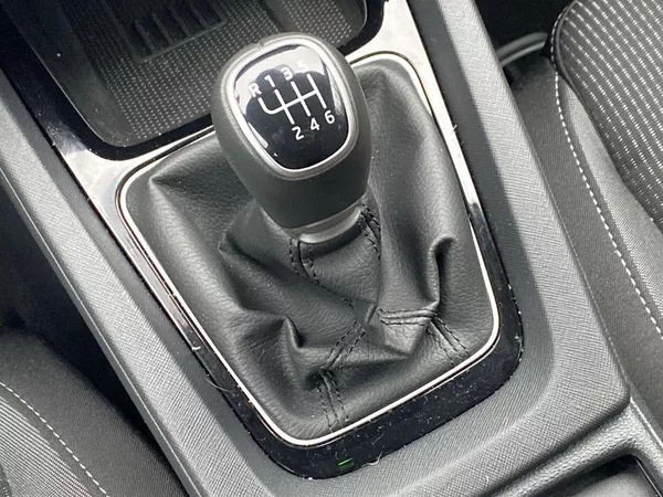 Škoda Octavia 1.5 TSI Selection - foto 15