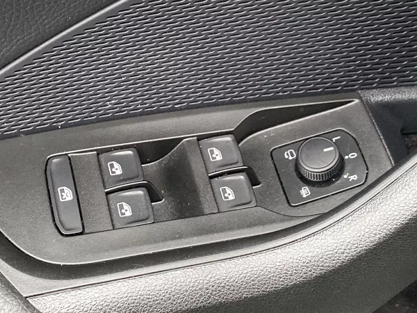 Škoda Octavia 1.5 TSI Selection - foto 18