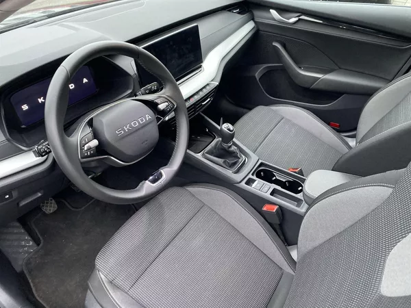 Škoda Octavia 1.5 TSI Selection - foto 8