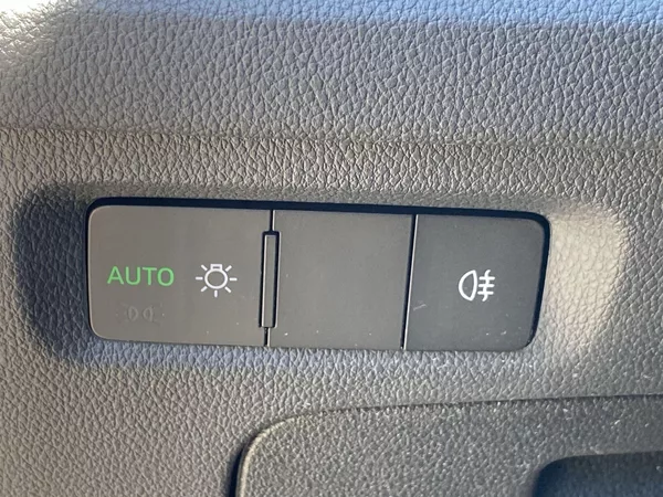Škoda Octavia 1.5 TSI Selection - foto 18