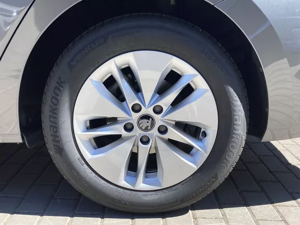 Škoda Octavia 1.5 TSI Selection - foto 29
