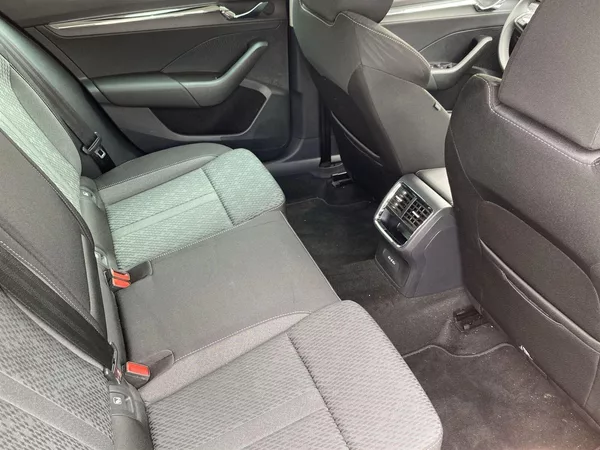 Škoda Octavia 2.0 TDI Style + - foto 10