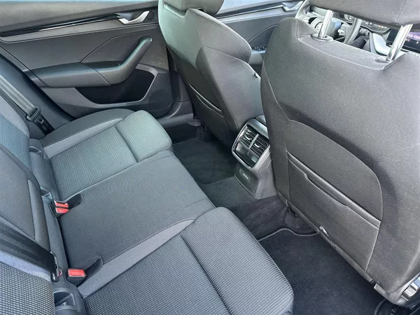 Škoda Octavia 1.5 TSI Selection - foto 10