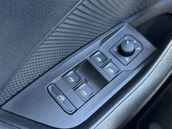 Škoda Octavia 1.5 TSI Selection - foto 17