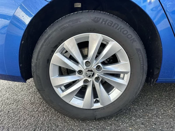 Škoda Octavia 1.5 TSI Selection - foto 25