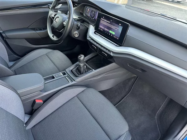 Škoda Octavia 1.5 TSI Selection - foto 9