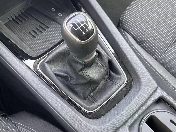 Škoda Octavia 1.5 TSI Selection - foto 17