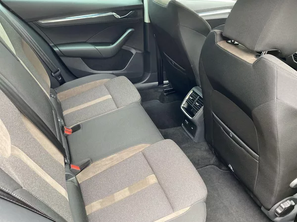 Škoda Octavia Combi 2.0 TDI DSG Scout - foto 11