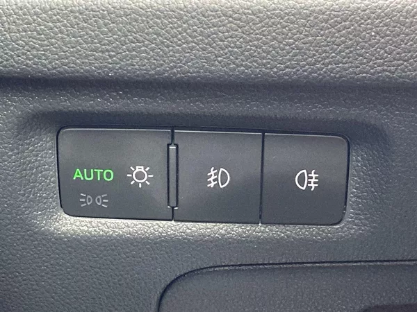 Škoda Octavia Combi 2.0 TDI DSG Scout - foto 18