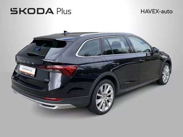 Škoda Octavia Combi 2.0 TDI DSG Scout - foto 2