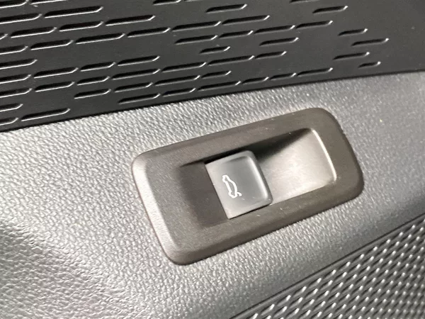 Škoda Octavia Combi 2.0 TDI DSG Scout - foto 21