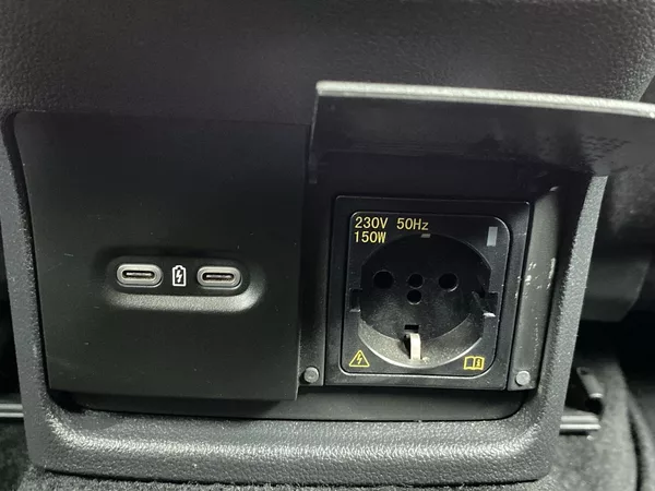 Škoda Octavia Combi 2.0 TDI DSG Scout - foto 27