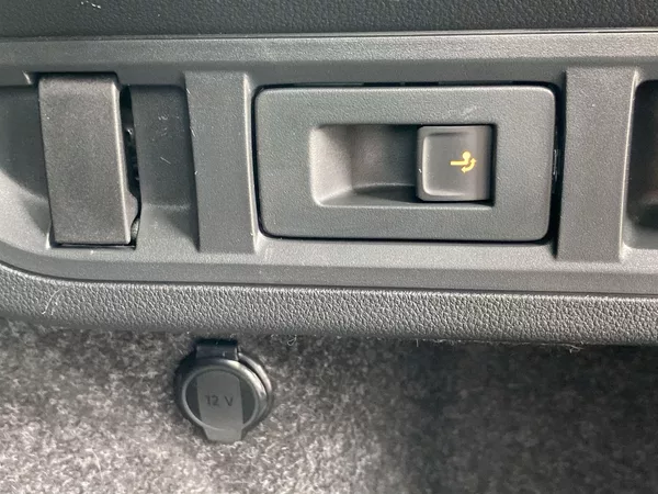 Škoda Octavia Combi 2.0 TDI DSG Scout - foto 29