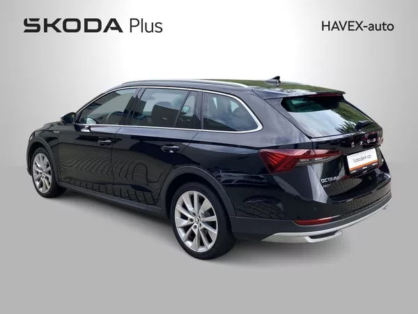 Škoda Octavia Combi 2.0 TDI DSG Scout - foto 33
