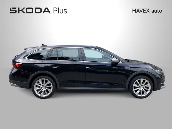 Škoda Octavia Combi 2.0 TDI DSG Scout - foto 34
