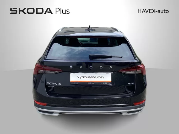 Škoda Octavia Combi 2.0 TDI DSG Scout - foto 36